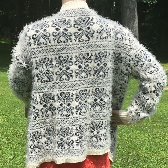 Like NEW Cirana Eyelash Aztec Design Cardigan - Picture 1 of 8